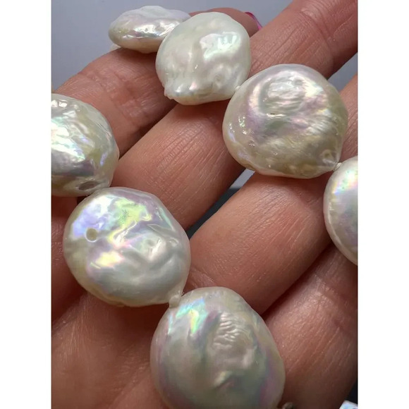 Cultured freshwater coin pearl necklace with sterling silver clasp and extension - Picture 9 of 11